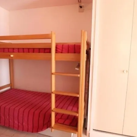 - 4 Pers, 26 M2, 1/0 10 Sète